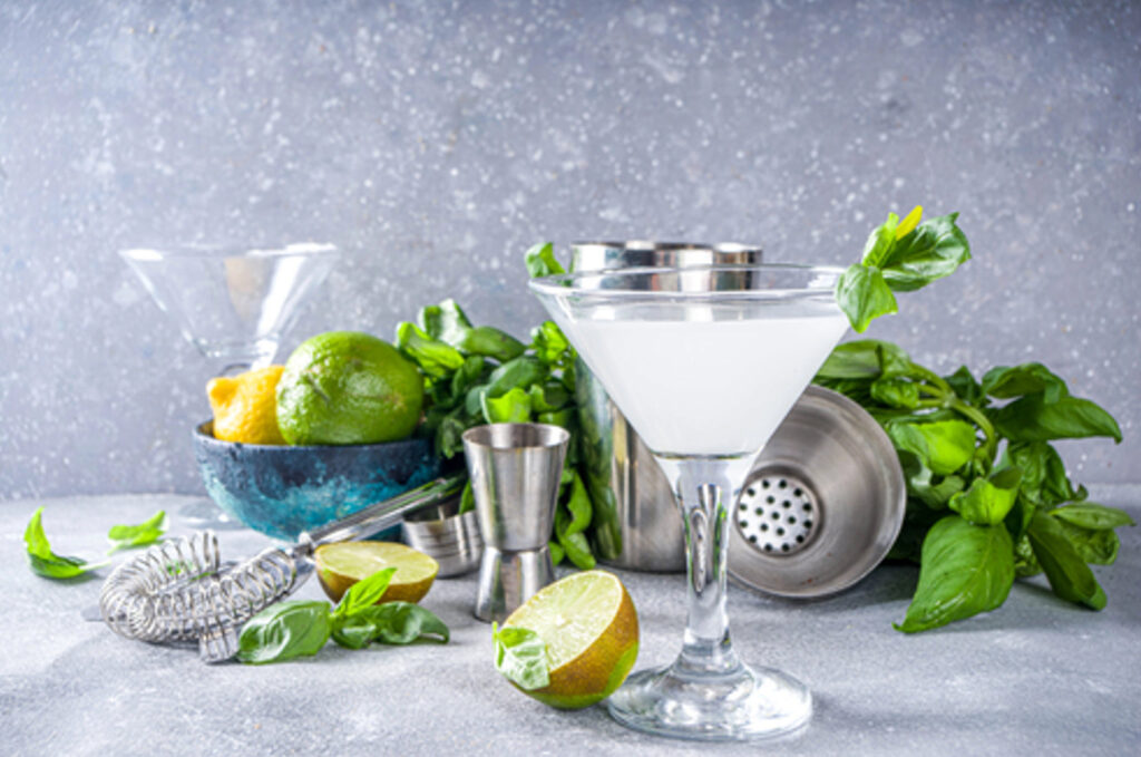 basil vodka gimlet